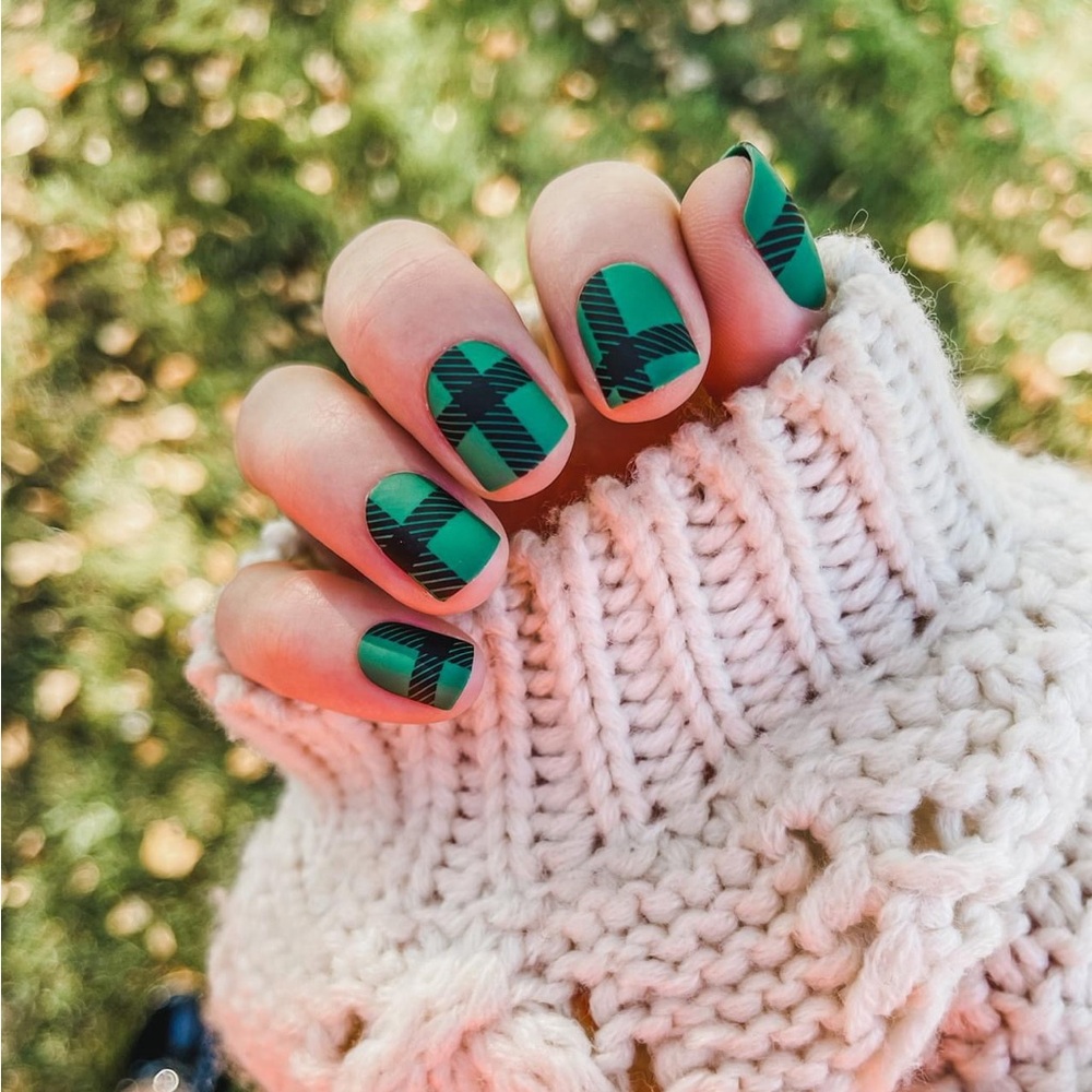 Red Aspen Nails -TIMBER TISH - Pop On Manicure - Short Square Matte